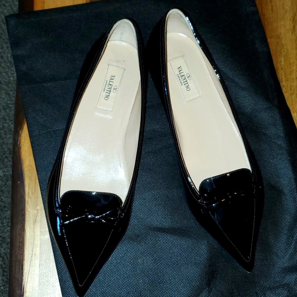 Valentino Garavani black leather flats with bow